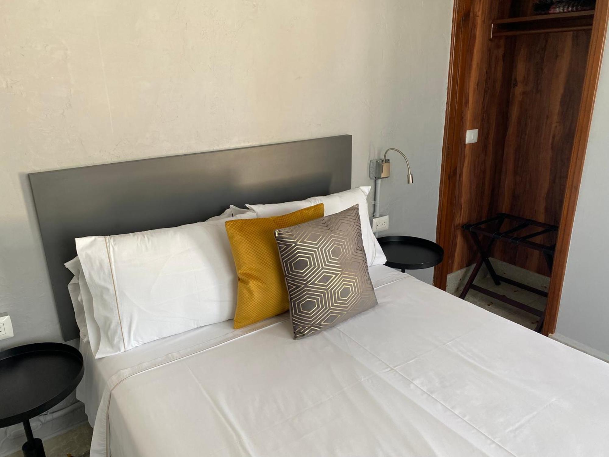 Hotel El Pedregal Матеуала Экстерьер фото